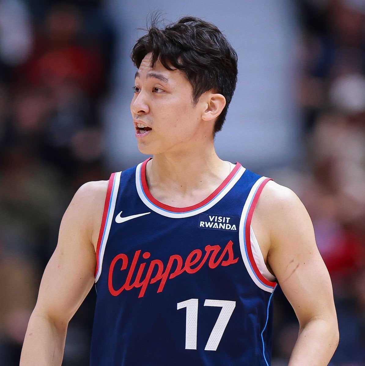 狂丢17次球权!利物浦亿元水货惹众怒:浪射不传球 2队友气炸挥拳